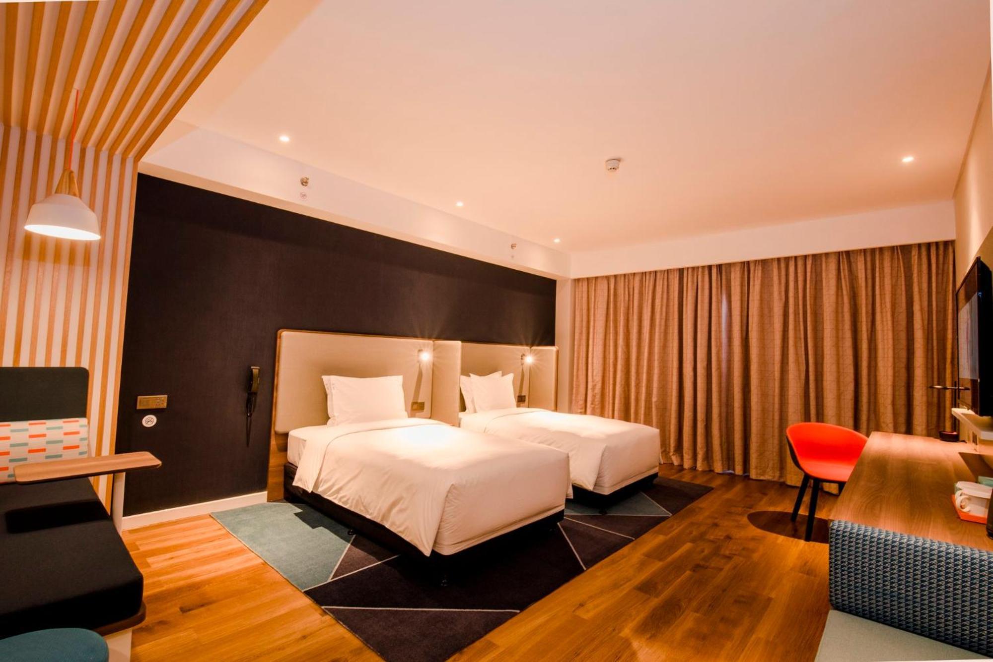 Holiday Inn Express Yinchuan Downtown By Ihg Экстерьер фото