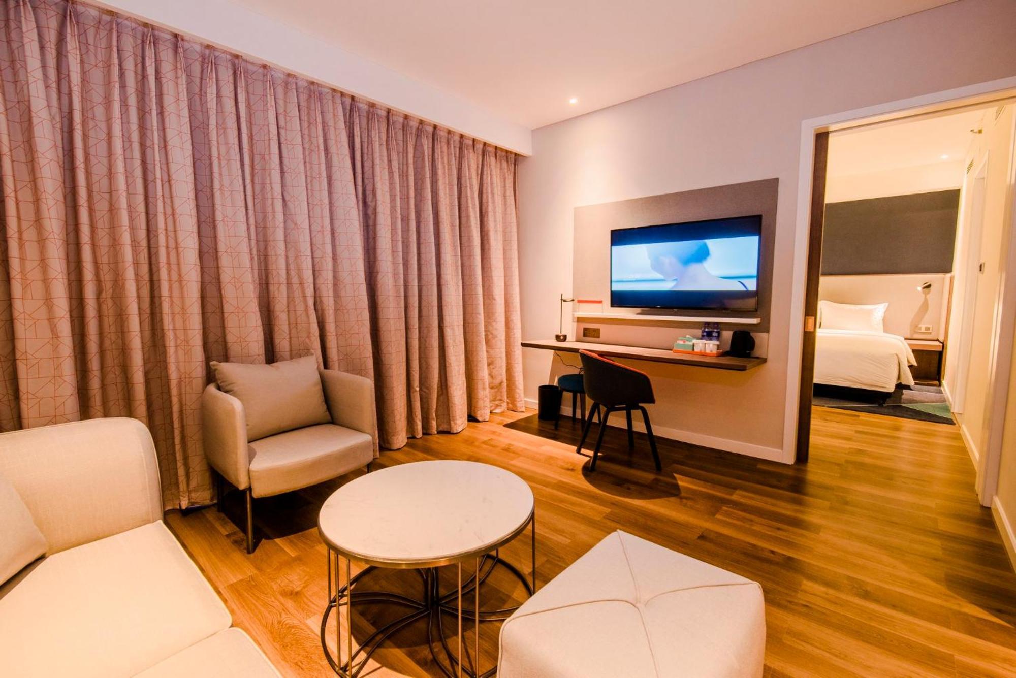 Holiday Inn Express Yinchuan Downtown By Ihg Экстерьер фото